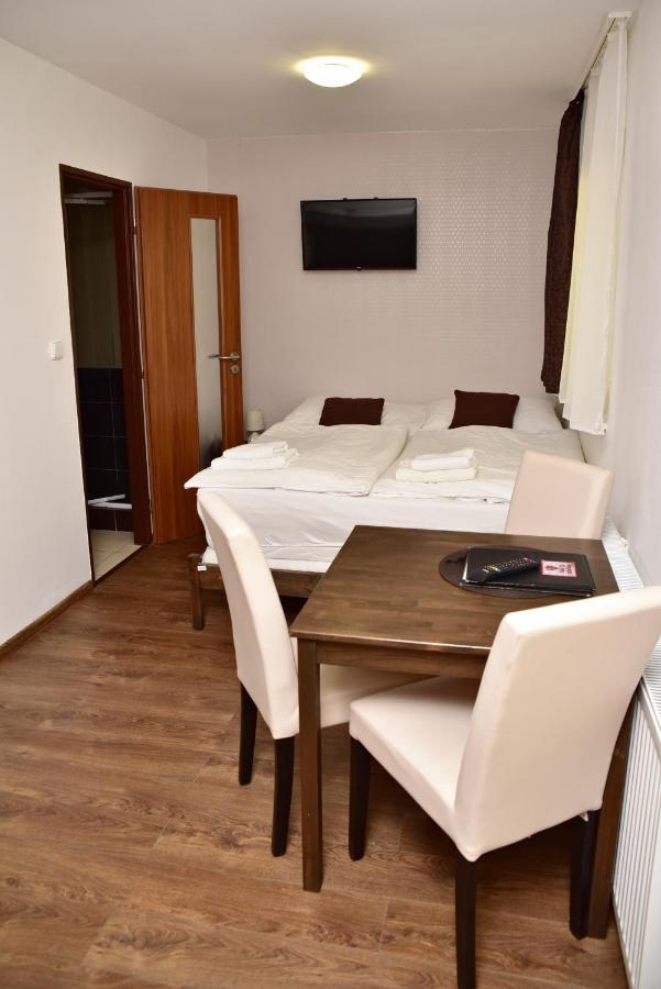 Pension U Krbu Mikulov v Krusnych Horach Esterno foto